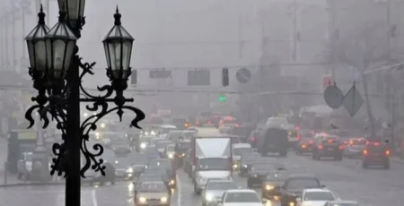 У Києві оголосили жовтий рівень небезпеки через град і шквали