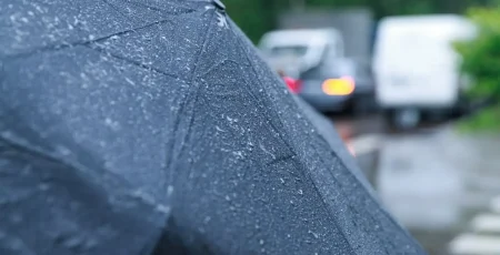 У Києві та області до кінця доби і завтра, 7 червня, очікуються грози, шквали