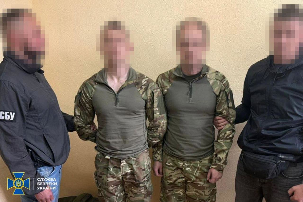 У Києві затримали агентів фсб, які готували теракт біля однієї з адмінбудівель У Києві затримали агентів фсб, які готували теракт біля однієї з адмінбудівель