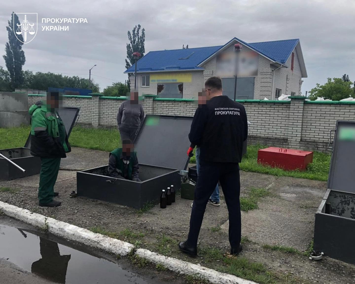 На Київщині викрили масштабну схему збуту фальсифікованого бензину (фото) На Київщині викрили масштабну схему збуту фальсифікованого бензину (фото)