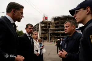 Генсек НАТО на столичній Лук’янівці оглянув наслідки удару рф: по території випустили близько 6 ракет