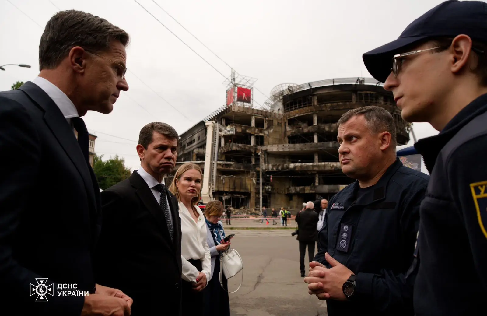 Генсек НАТО на столичній Лук’янівці оглянув наслідки удару рф: по території випустили близько 6 ракет
