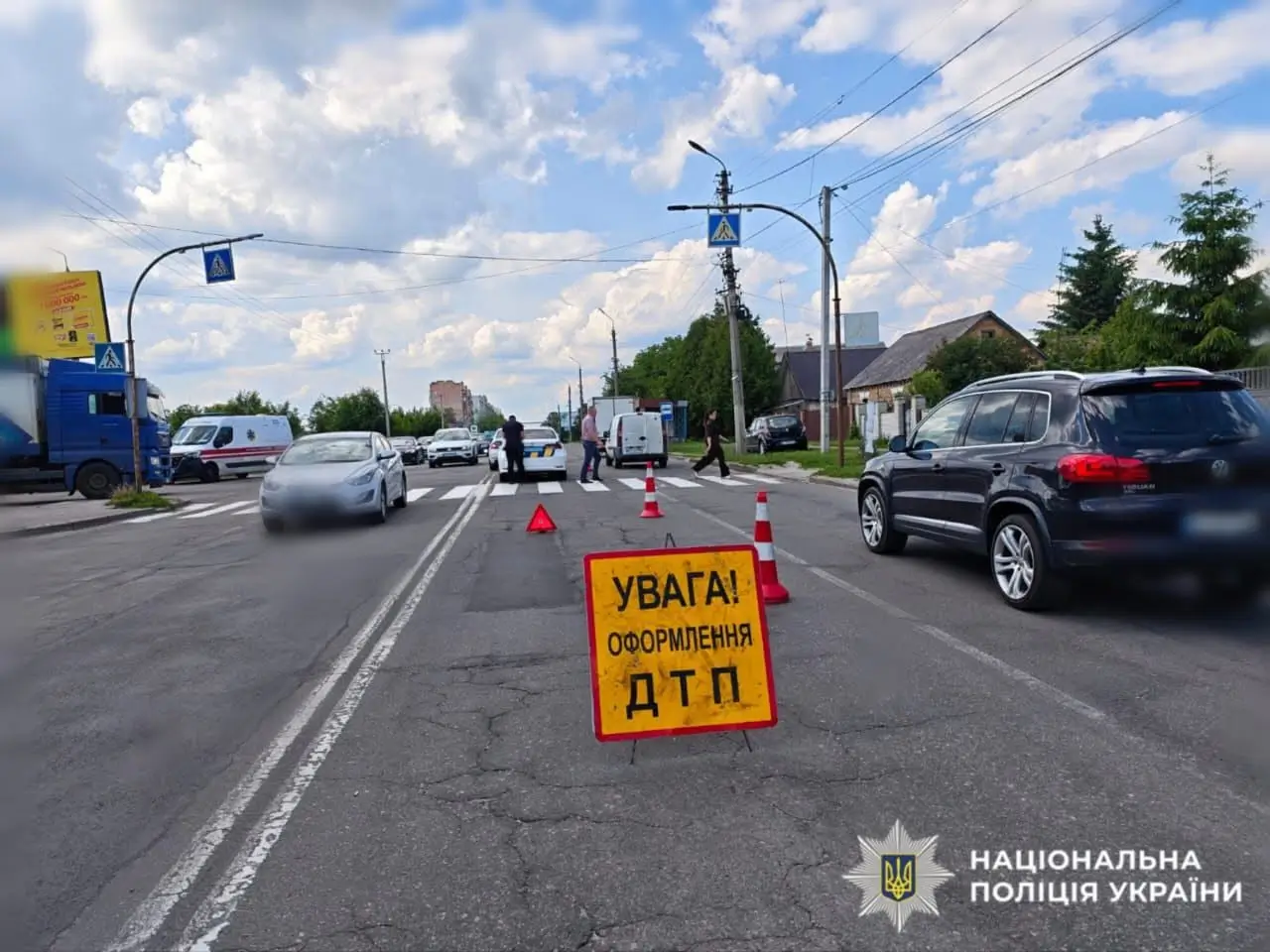 У Боярці автомобіль на переході збив жінку з сином: пішоходів госпіталізували