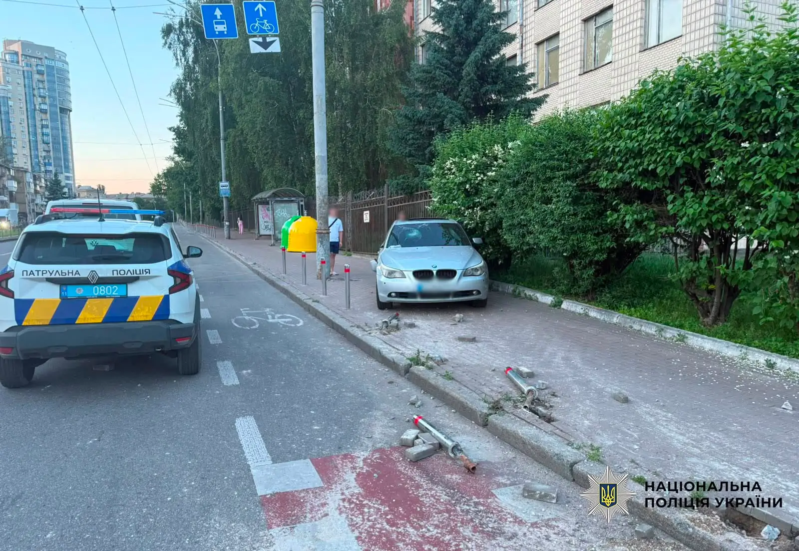 На Печерську внаслідок зіткнення двох автомобілів загинув пішохід, одного з водіїв затримали