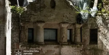Пам'ятку архітектури в історичному ареалі Києва на вулиці Костельна намагаються врятувати через суд