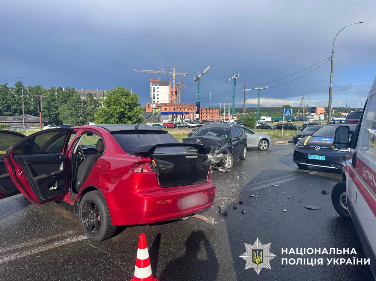 ДТП на Київщині: В Ірпені внаслідок зіткнення автомобілів постраждали троє дітей