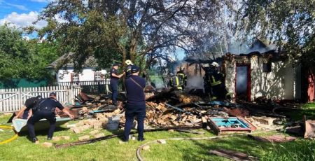 Пожежа на Бориспільщині: чоловік загинув, як вважають у поліції, через нехтування правил з вогнем