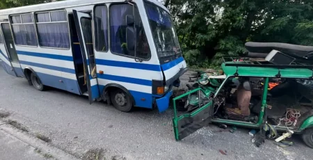 На Київщині внаслідок зіткнення легковика з автобусом загинула 2-річна дитина