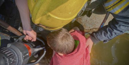 Шестирічного хлопчика врятовано на річці Узинка на Київщині – ДСНС