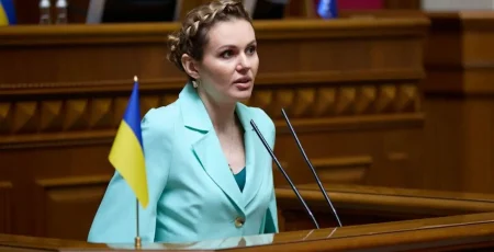 Суд відпустив за кордон, але комфорту немає: депутатка Скороход поскаржилася виборцям на закриті українські аеропорти