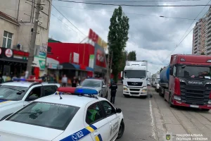 У Дарницькому районі Києва вантажівка на смерть збила жінку