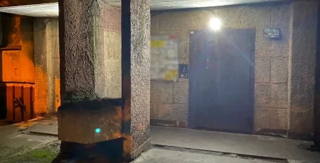 У Києві чоловік п’ять разів ударив ножем знайомого колишньої співмешканки