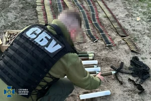 СБУ та Нацполіція ліквідували шість каналів збуту трофейної зброї у Київській та інших областях України (фото)