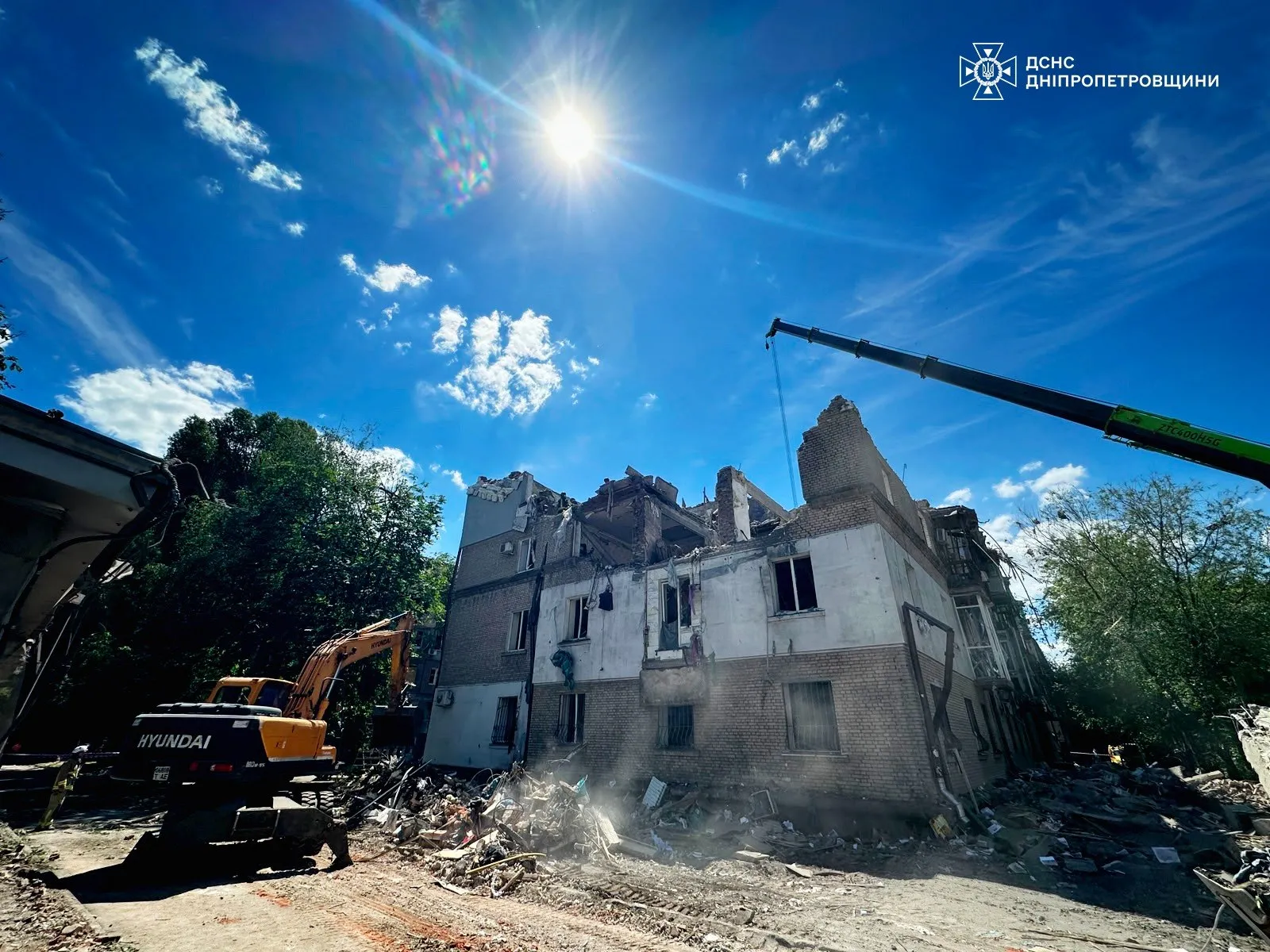 Кількість жертв російської атаки у Дніпрі зросла до 16, у Києві вже 81 постраждалий