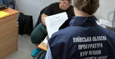 У Броварах посадовицю служби у справах дітей підозрюють у недбалості після смерті маленького хлопчика