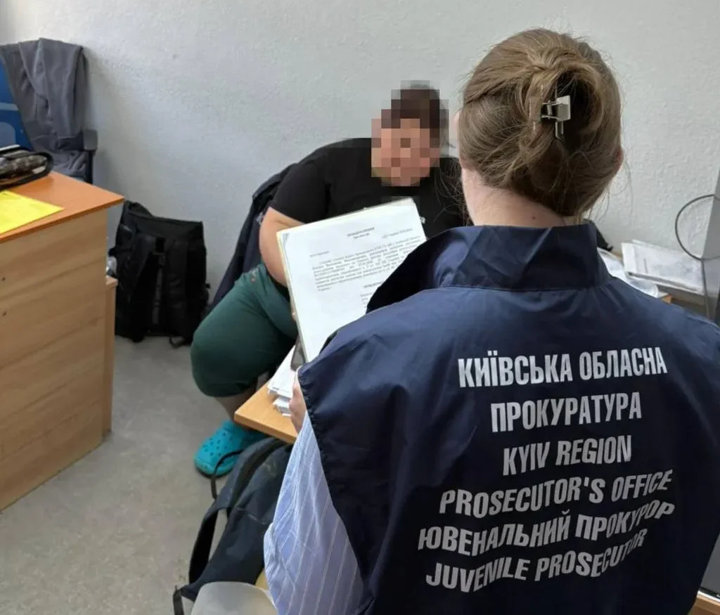 У Броварах посадовицю служби у справах дітей підозрюють у недбалості після смерті маленького хлопчика