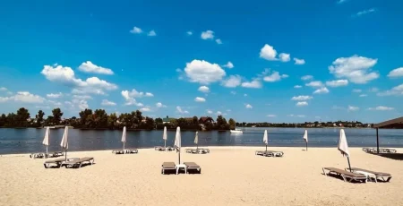 Пляжі Києва за 2,5 млн гривень підсиплять піском