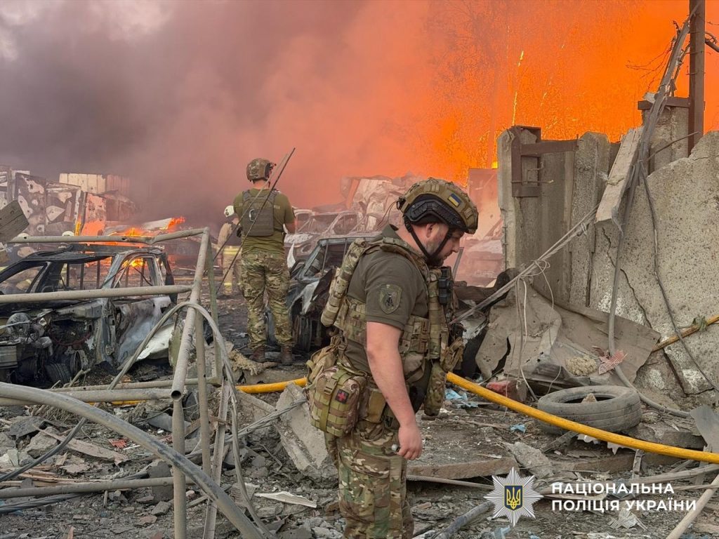 На Полтавщині ворожа атака вбила двох людей, серед постраждалих 6 дітей На Полтавщині ворожа атака вбила двох людей, серед постраждалих 6 дітей