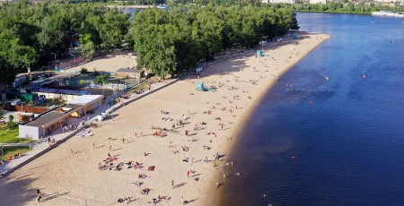 МОЗ провідомив, що офіційно пляжний сезон у Києві та пристоличному регіоні не відкрито, але є пляжі де можна безпечно купатися