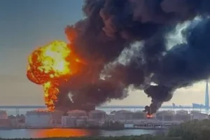 Генштаб: уражено порт Кронштадт та низку об’єктів агресора, палає термінал “Санкт-Петербург”