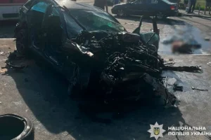 У Солом’янському районі авто на великій швидкісті влетіло на пішохідну зону: загинуло 4 людини (фото)