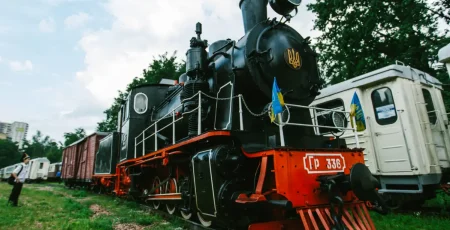 Київська дитяча залізниця до Дня Конституції запускає унікальний паровоз