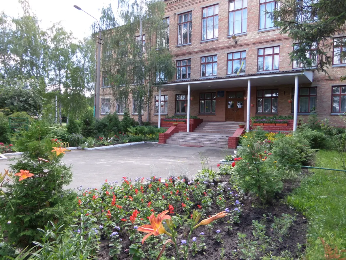 У Києві за понад 212 млн гривень реконструюватимуть спортивну інфраструктуру ліцею на Червоному хуторі (адреса)