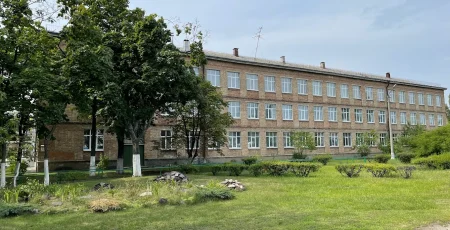В школі на Воскресенці за 11,49 млн гривень поміняють вікна