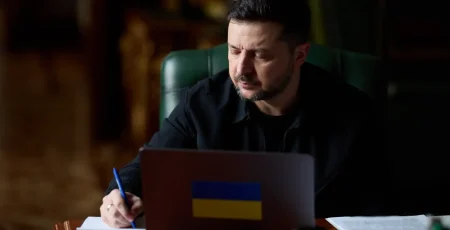 Зеленський увів у дію санкції проти російських мобільних операторів та інтернет-провайдерів