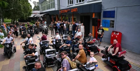 До Дня Української Державності на Київщині Захисників і Захисниць нагородили Почесними грамотами та вручили 30 електроскутерів