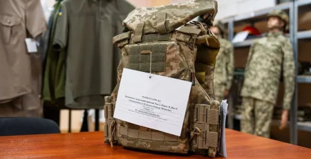 Українські захисниці нарешті отримали перші 2 тис. бронежилетів