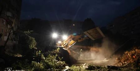 Через ліквідацію наслідків ворожого обстрілу громадський транспорт курсує зі змінами, - КМДА