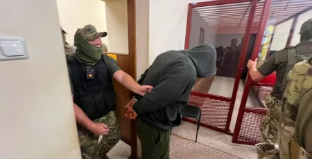 Суд відправив під арешт ексспівробітника СБУ у справі замаху на підсанкційного українського бізнесмена Єрмолаєва