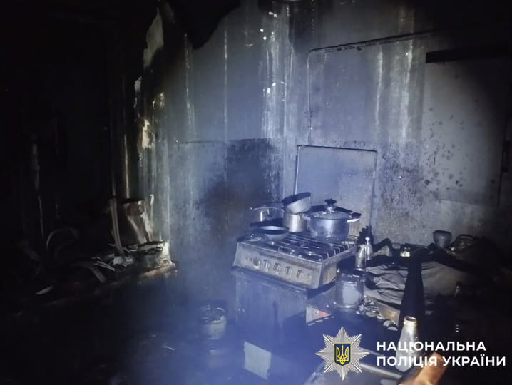 У Гавронщині через удар блискавки сталась пожежа, яка забрала життя двох пенсіонерів (фото) Пожежа у Гавронщині забрала життя двох пенсіонерів
