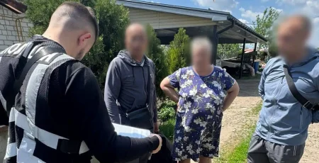 Поліція Києва повідомила про підозру у фіктивної закупівлі агротехніки вісьмом учасникам злочинної схеми