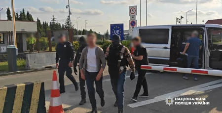 Німеччина екстрадувала в Україну екснардепа, обвинуваченого у легалізації майже 20 млн грн