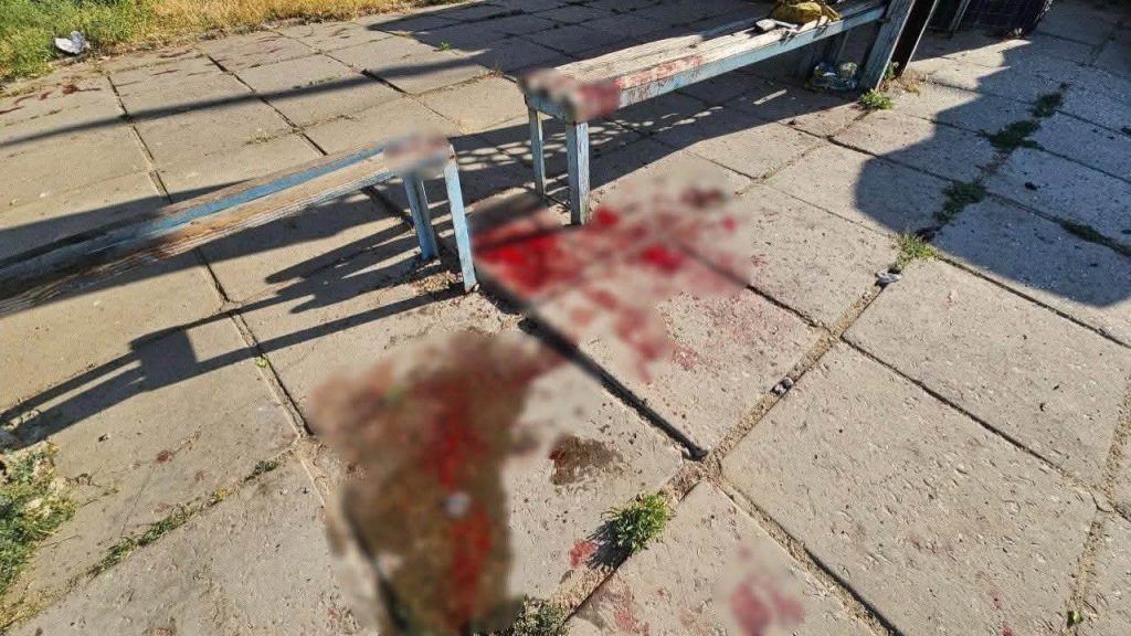 У Херсоні дрон рф атакував маршрутку: вбито двоє людей У Херсоні дрон рф атакував маршрутку: вбито двоє людей
