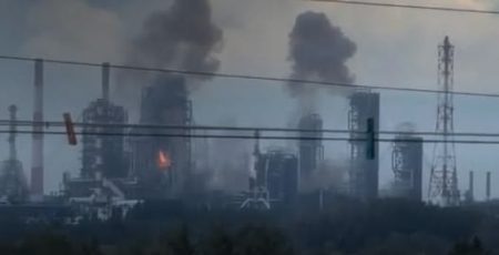 Генштаб: на росії уражено Омський НПЗ, що за 2,5 тисячі км від українського кордону