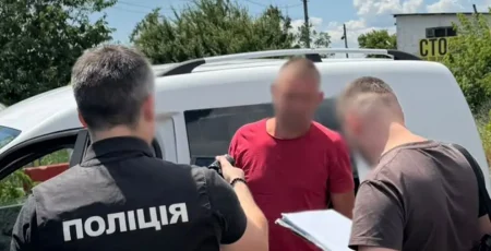Посада у військовій частині Київщини за 20 тисяч доларів: затримали організатора схеми