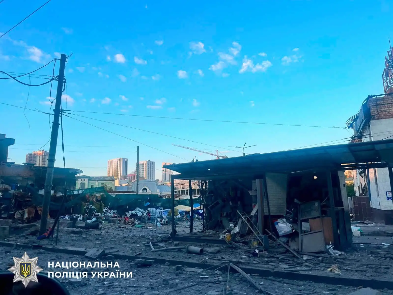 У Києві атака рф вбила жінку, є постраждалі, пошкоджено станцію метро “Лук’янівська”