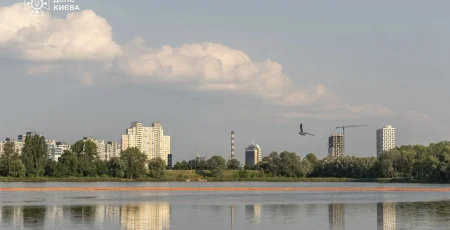 На озері Кирилівське з поверхні зібрали 317 кубометрів нафтопродуктів, роботи завершено