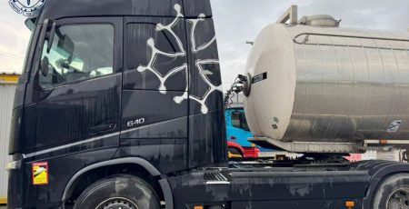 Прокуратура Київщини викрила ділків, що сотнями тонн незаконно ввозили підакцизний спирт як присадку до пального