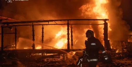 У Сумах удар ворожого БпЛА вбив трьох водіїв пошти
