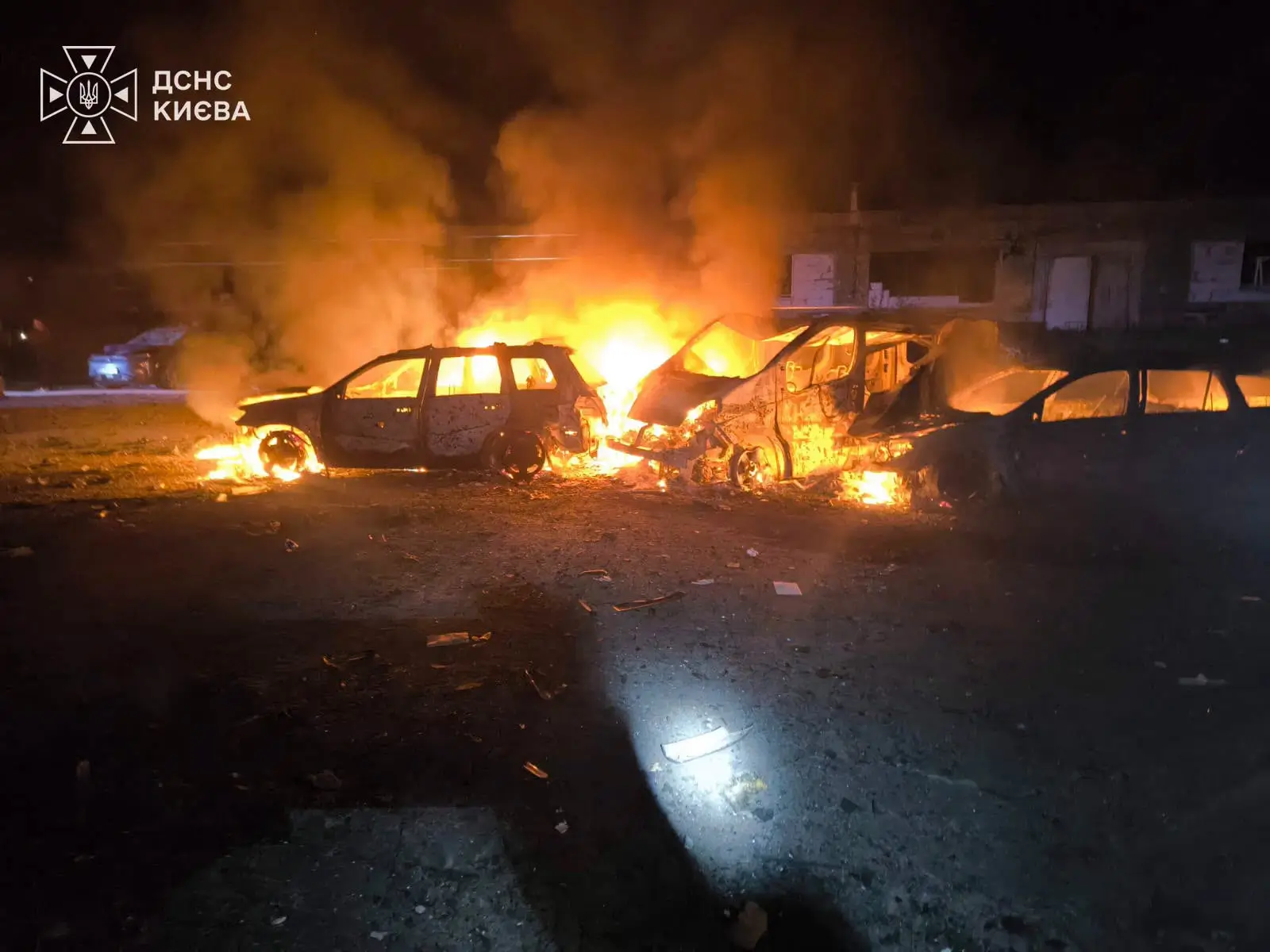 Атака рф на Київ: у трьох районах ліквідували пожежі