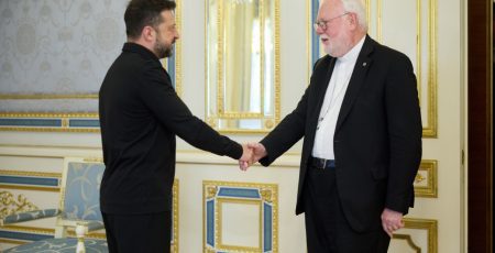 Міжнародний секретар Ватикану подякував за передачу костелу св. Миколая у Києві в користування парафії