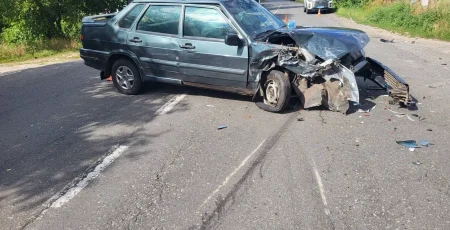 На Вишгородщині в ДТП постраждали двоє пасажирів легковика