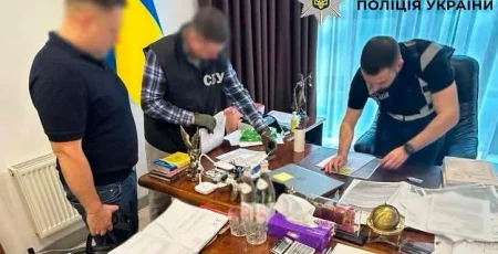 У Києві адвоката підозрюють у вимаганні 30 тисяч доларів за “правильний” поділ майна при розлученні