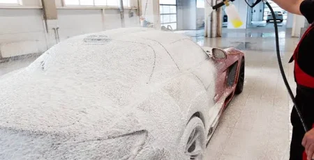 До кінця року автомобілі посадовців Київради митимуть бюджетним коштом