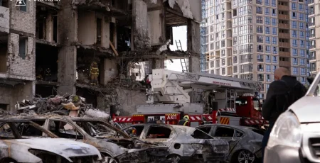 Кількість загиблих у Києві внаслідок російської атаки зросла до 13 людей (фото)