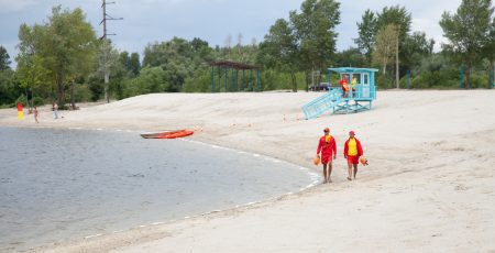 Вода на муніципальних пляжах Києва відповідає санітарно-мікробіологічним нормам – КП “Плесо”